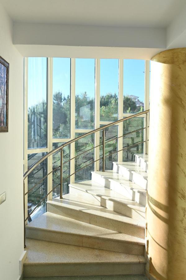 Vila Oxinn Kryemëdhej Exterior foto