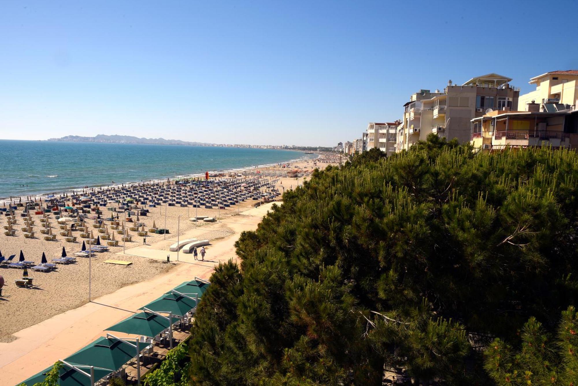 Vila Oxinn Kryemëdhej Exterior foto